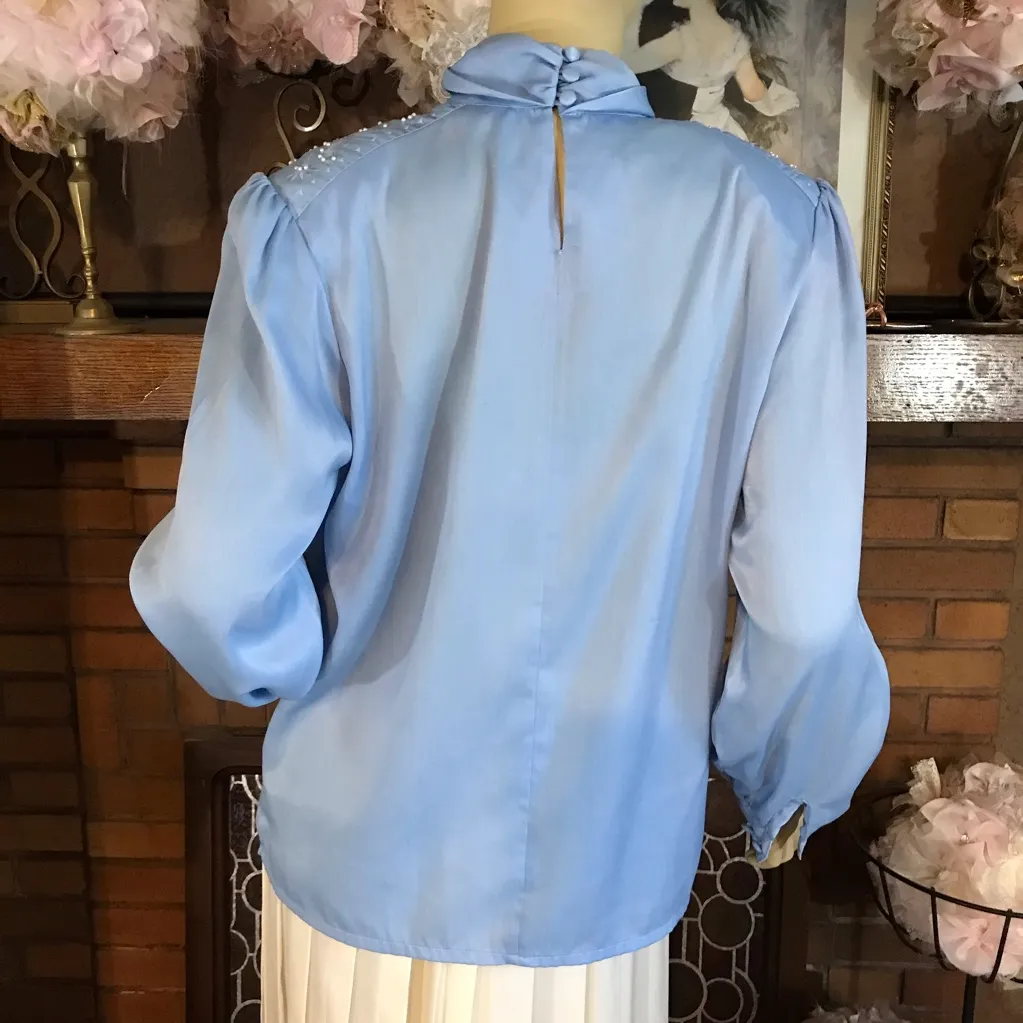 VINTAGE 1980'S TAN JAY BLUE HIGH NECK BLOUSE W/FAUX PEARL SHOULDER DETAIL (8) - Image 5