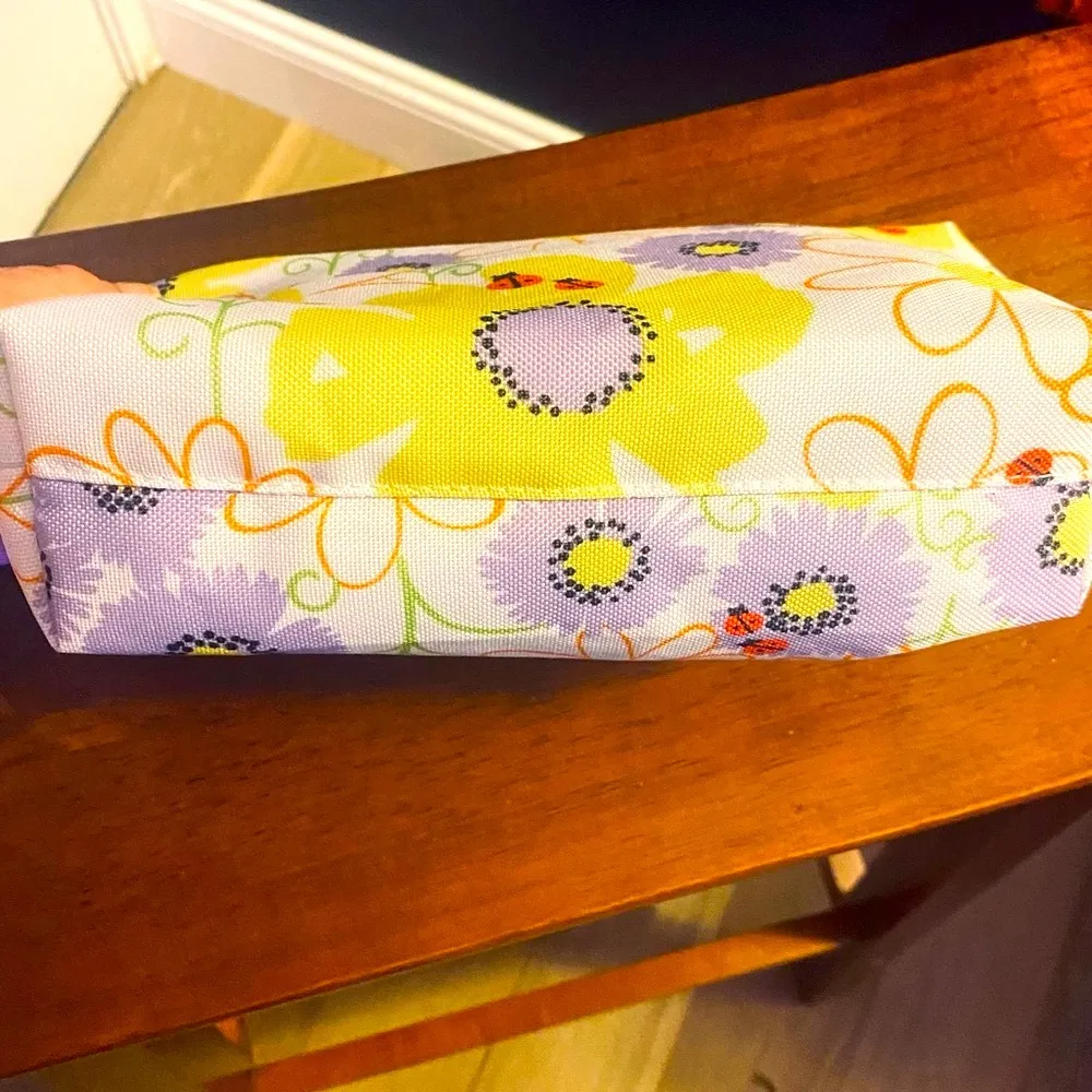 Ladybug Floral 🌼 🐞 Cosmetic Bag from Clinique - Image 4