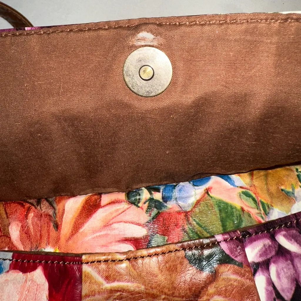 St. Johns Bay • Vintage Soft Faux Leather Floral Brown Purse Adjustable Strap - Image 3