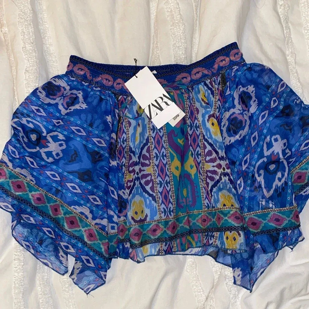 Zara Printed Asymmetric Short Skirt - Image 7