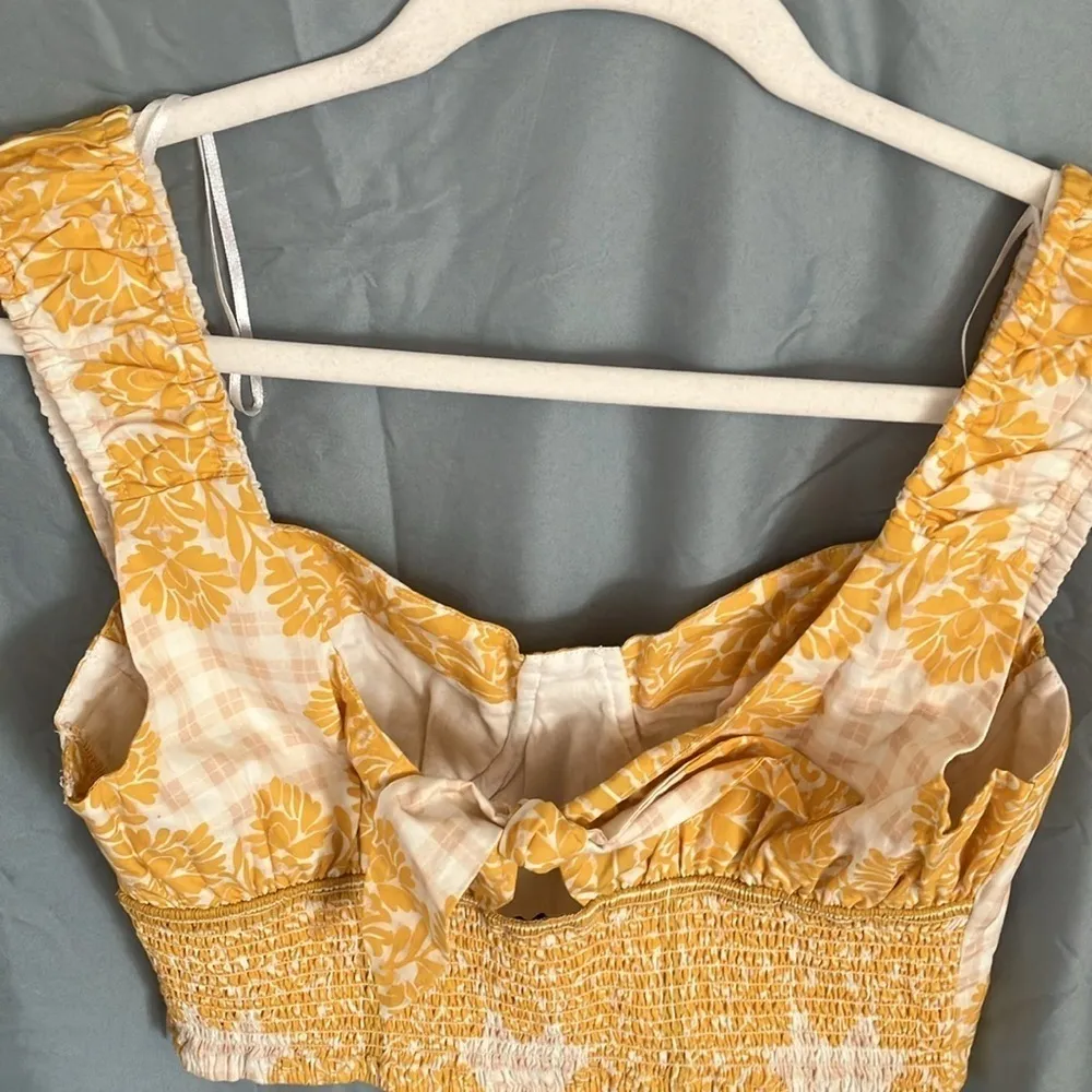 Du Paradis: Marigold cropped, side zip, thick strap top - Image 10