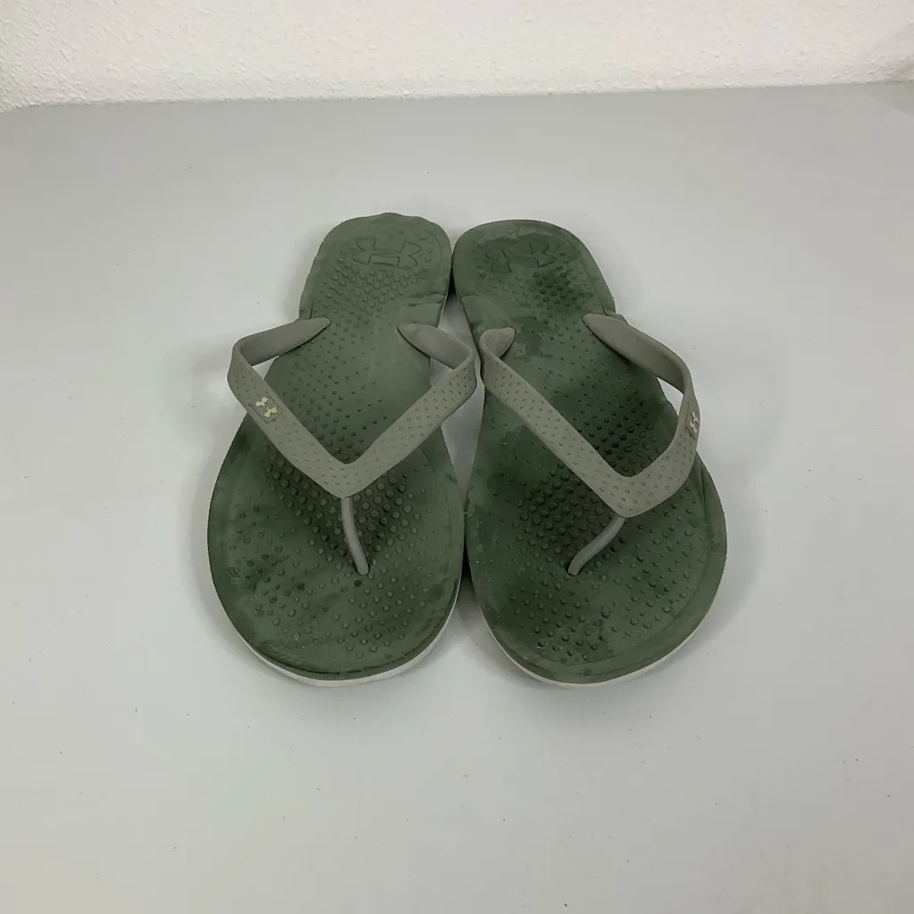 Under Armour  Flip Flop Sandals Size 8/9 - Image 2