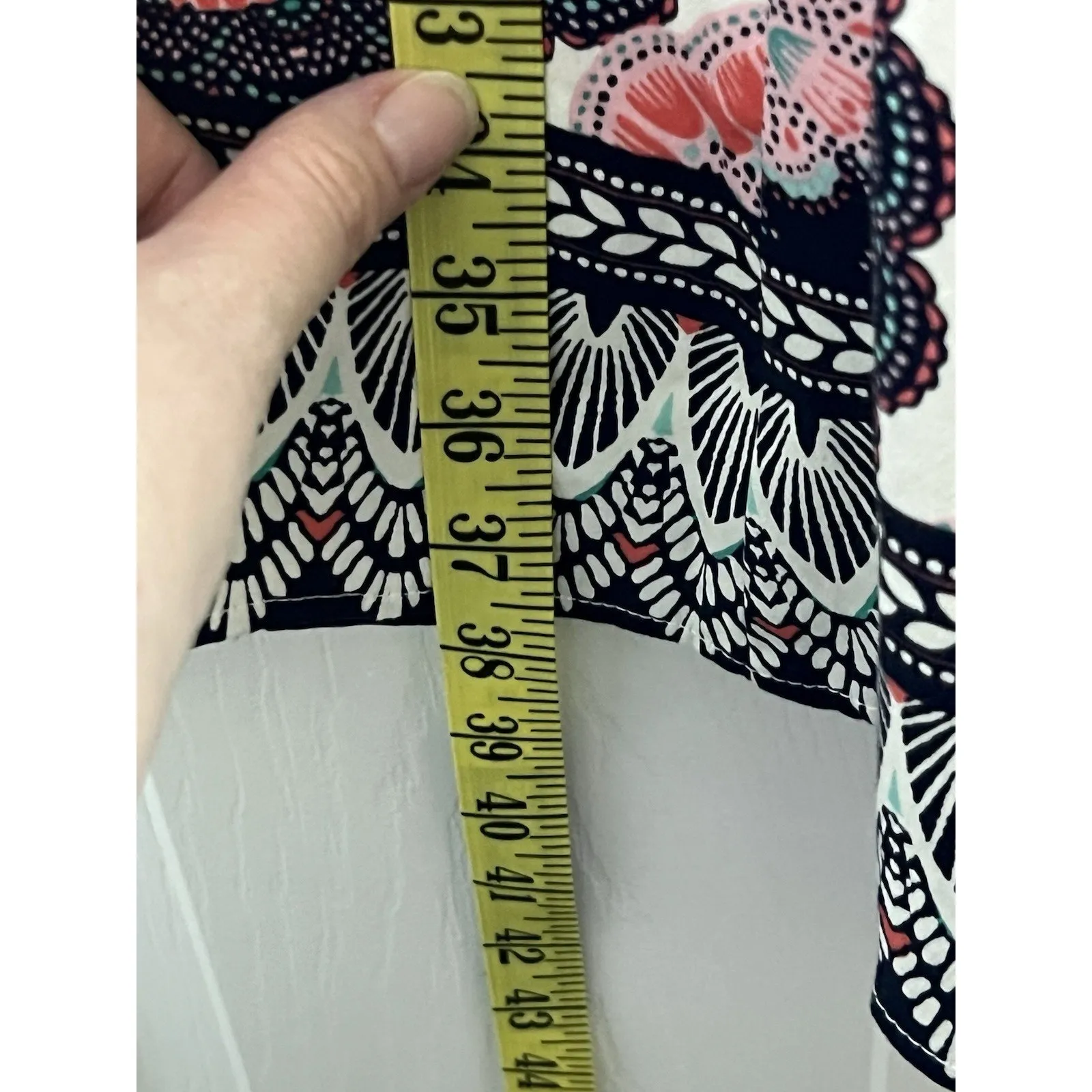 Liz Claiborne Woman’s Sleeveless V Neck Floral Lined Zip Back Fit Flare Size 8. - Image 8