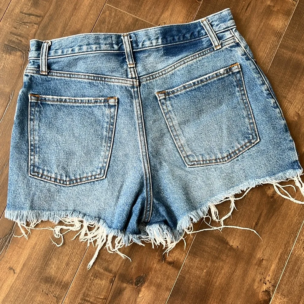 Abercrombie & Fitch Natural Rise Botton Fly Denim Shorts Medium Wash Size 6 - Image 4