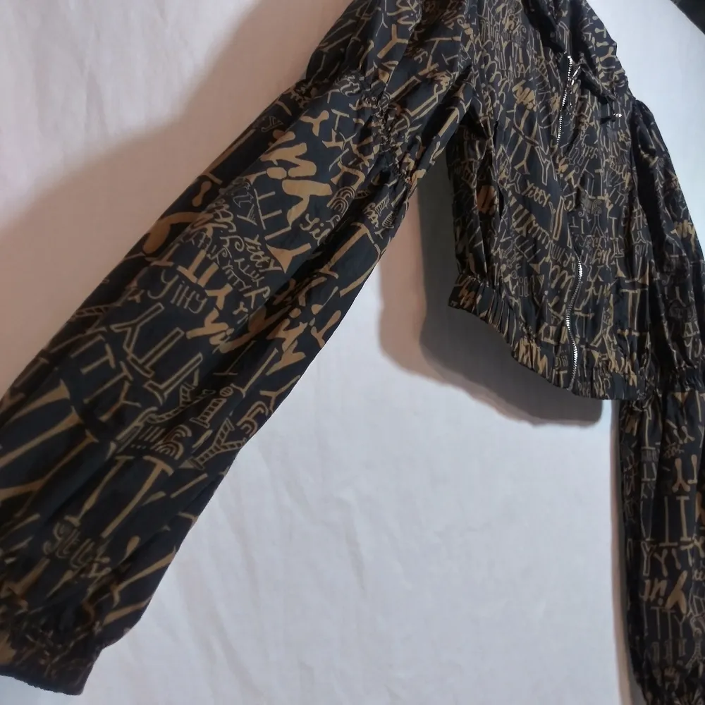 Yitty by Fabletics Medium Mesh Me Cropped Graphic Hoodie Windbreaker Jacket Sz S - Image 5