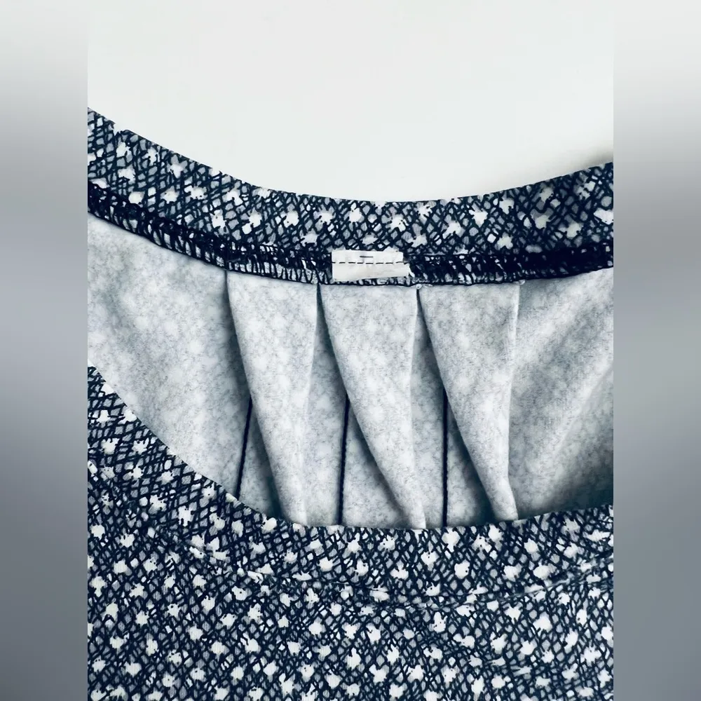 women Rush Hour Long Sleeve Frozen Fizz printed zip pocket thumbhole 4 - Image 3