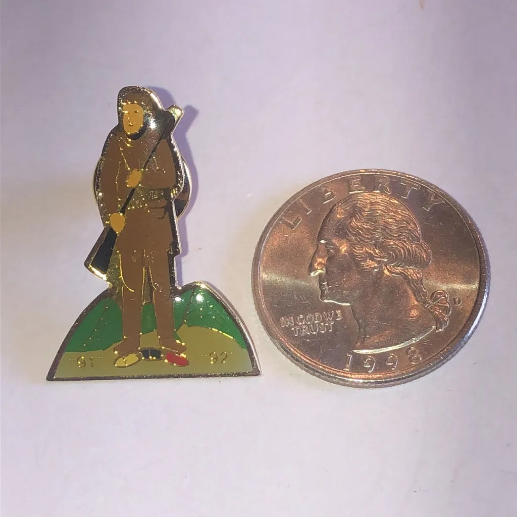 Independent Order of Odd Fellows Daughters of Rebekah Green Enamel Pin Gold - Image 3