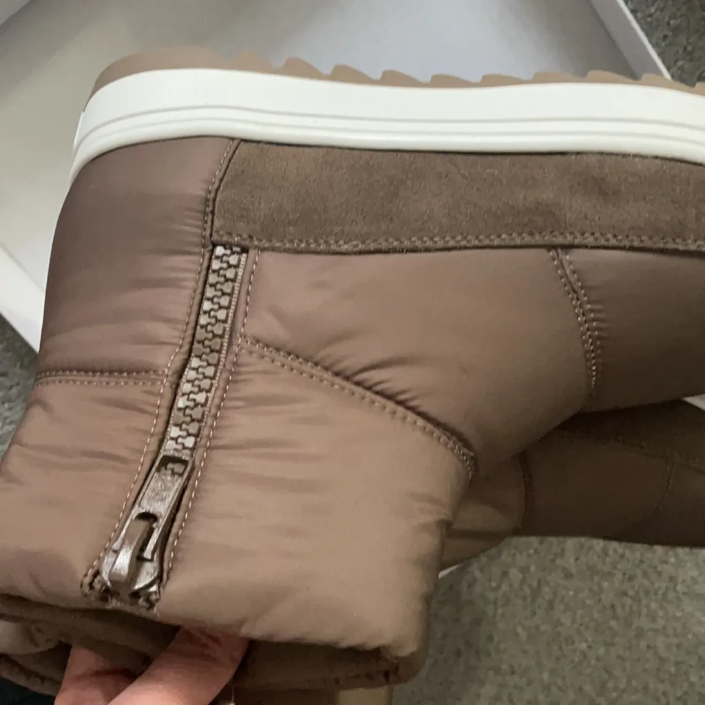 Blondo  Samarie Waterproof Quilted Platform Winter Boots 10 - Image 10