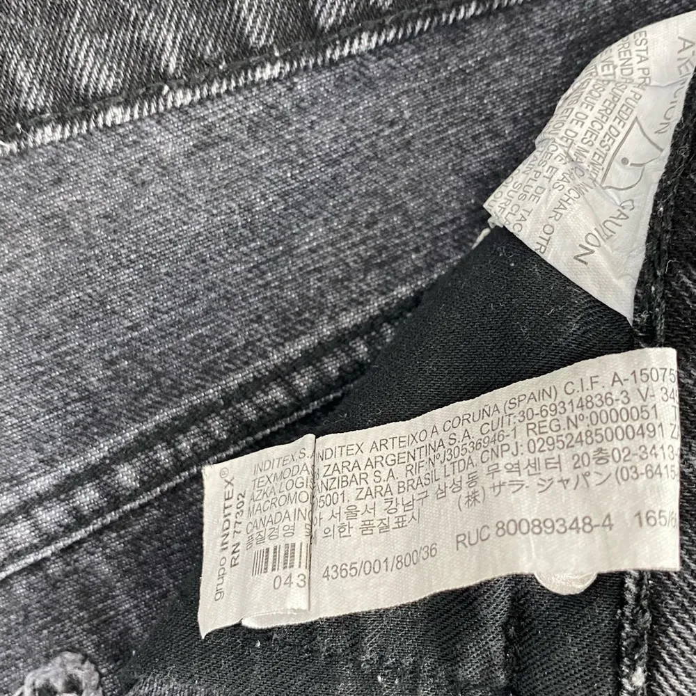 Women's Black Shorts Size 4 - Image 4