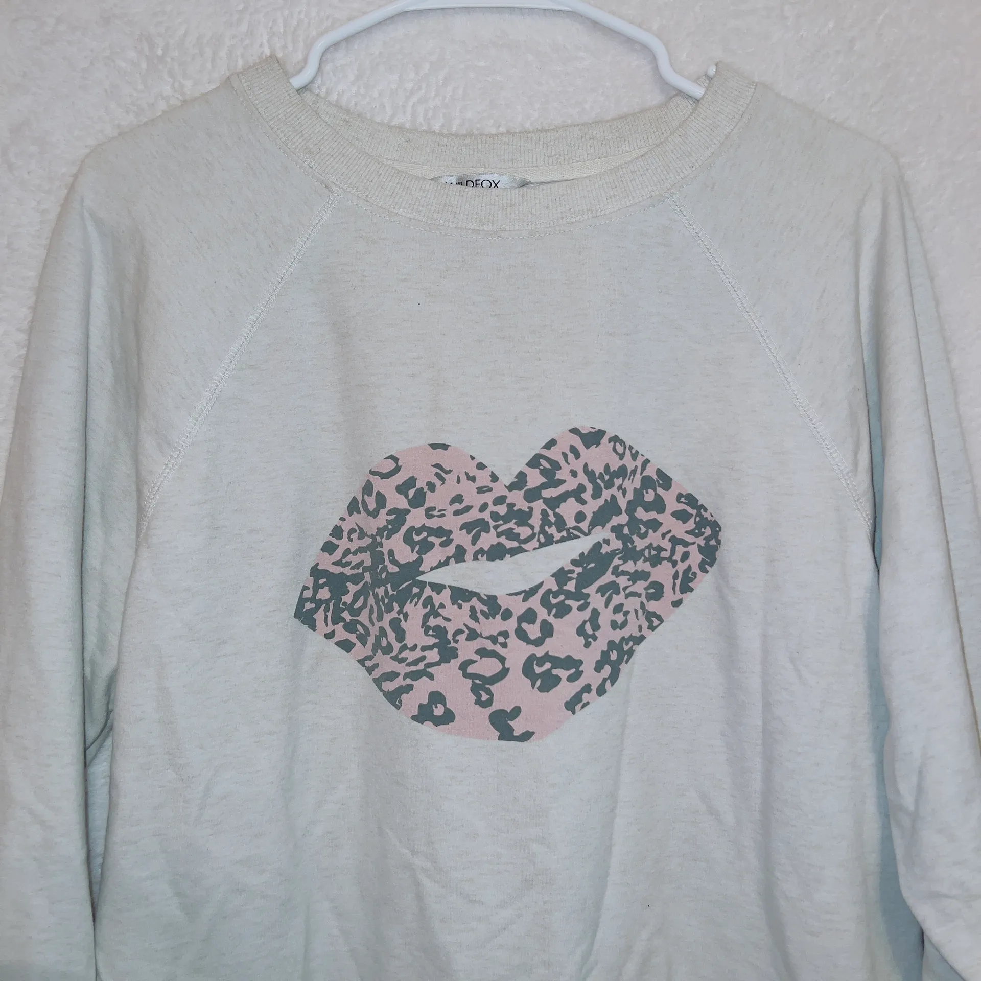 Wildfox Leopard Print Lips Pullover Crew Neck Sweatshirt - Image 3