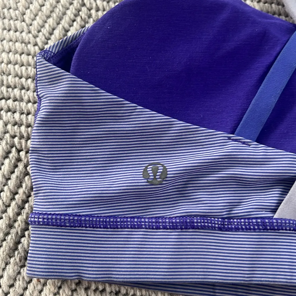 Lululemon Energy Bra Wee Stripe Bruised
Berry/Cool Breeze - Image 7