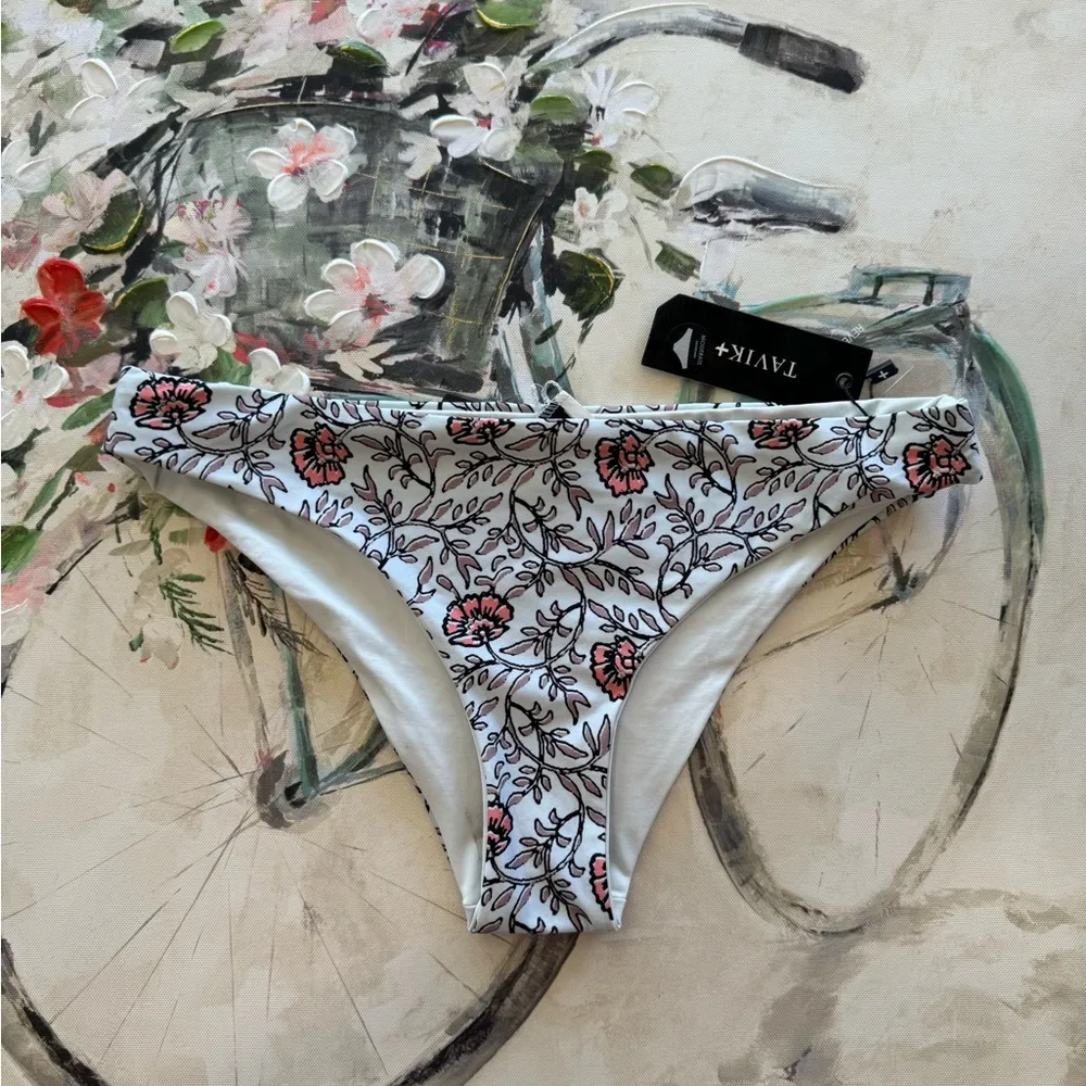 TAVIK moderate coverage Ali swim bottom print wild flower light blue 💐 - Image 2