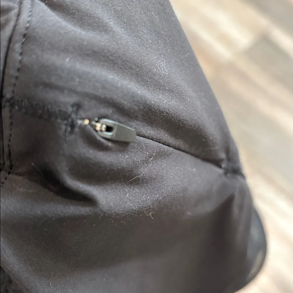 lululemon hotty hot shorts black size 6 - Image 9