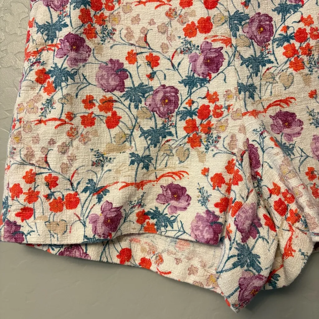Ann Taylor white and purple floral high waisted side zip dressy shorts size 8 - Image 10