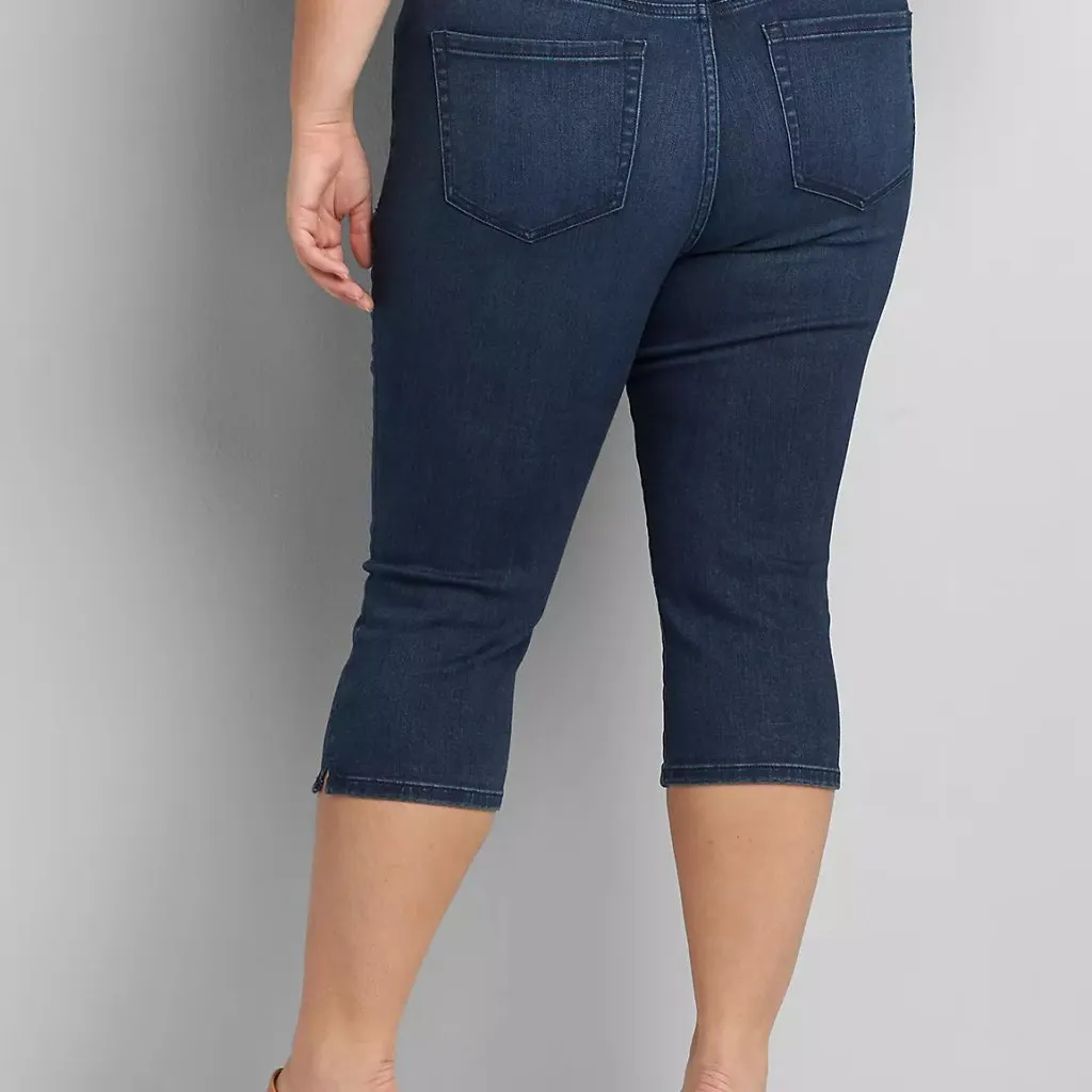 Lane Bryant Flex Magic Waistband Mid Rise Pedal Capris in Signature Fit - Image 3