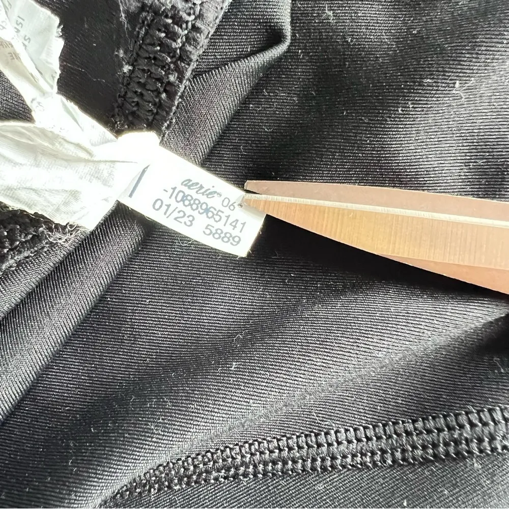 Aerie Offline Goals Black Crochet 7/8 Leggings M Medium - Image 5