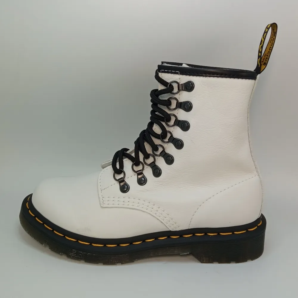 Dr. Martens 1460 LACED VIRGINIA LEATHER LACE UP BOOTS Size 6 in White - Image 4