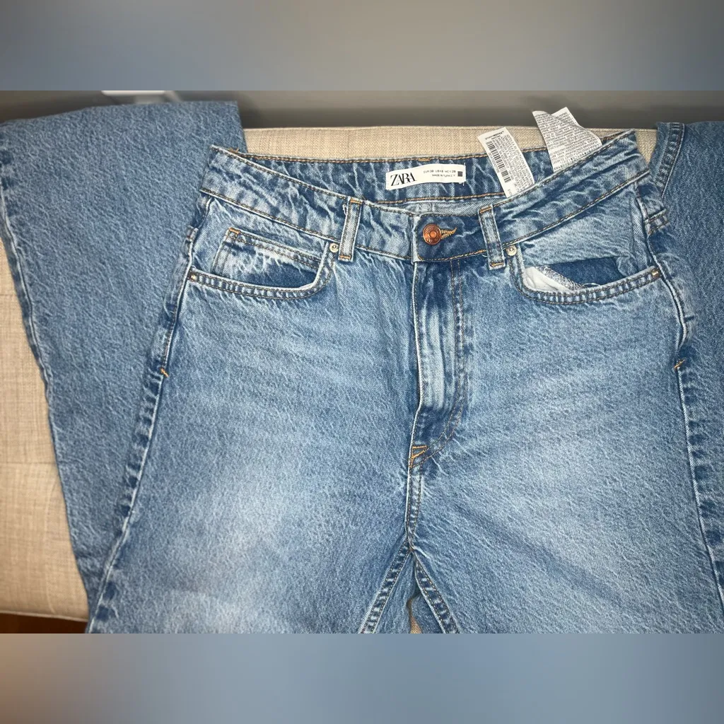 Zara women’s Classic Denim Straight Jeans - Image 8