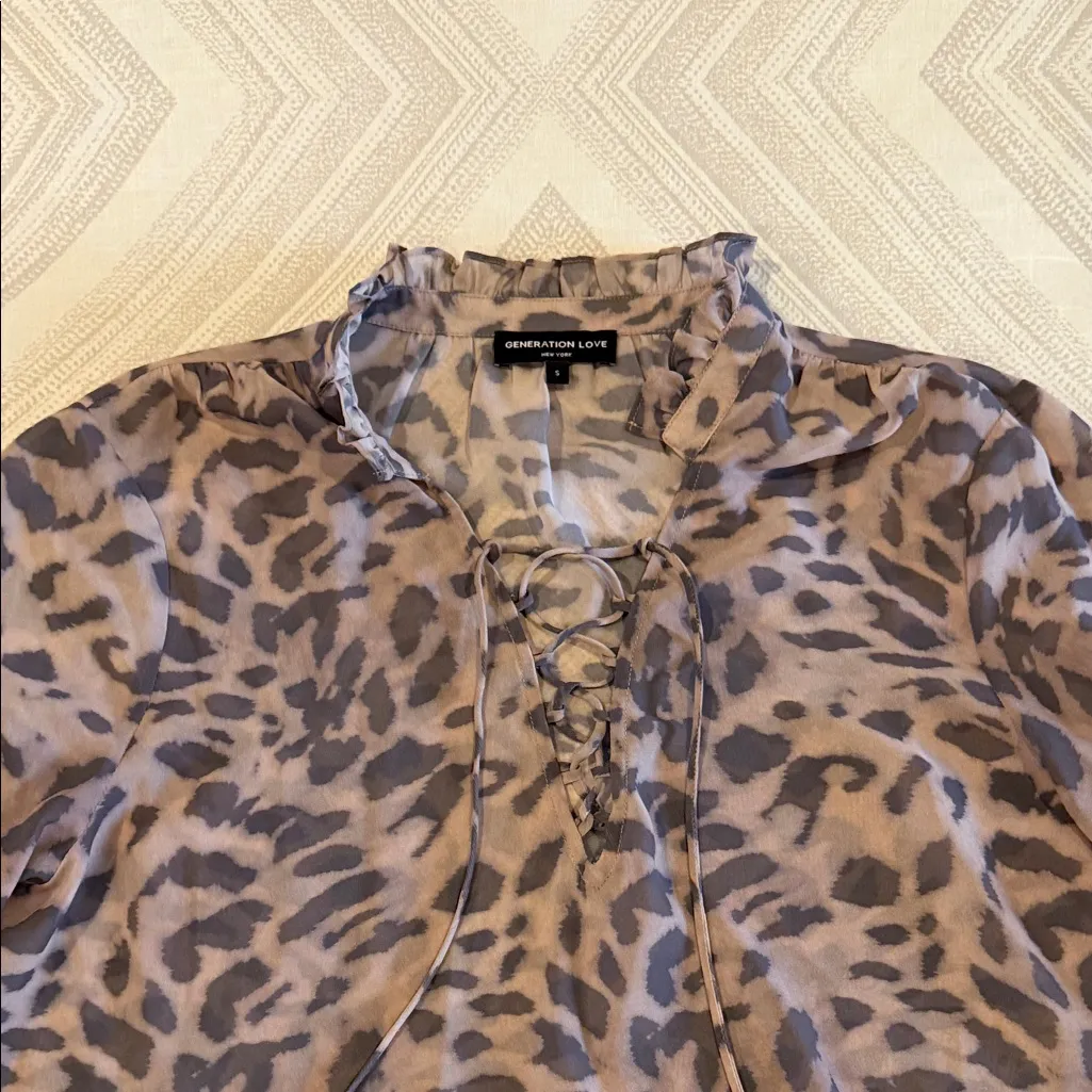 Generation Love Leopard Print Sheer Tie-Neck Blouse Size Small Never Worn - Image 5