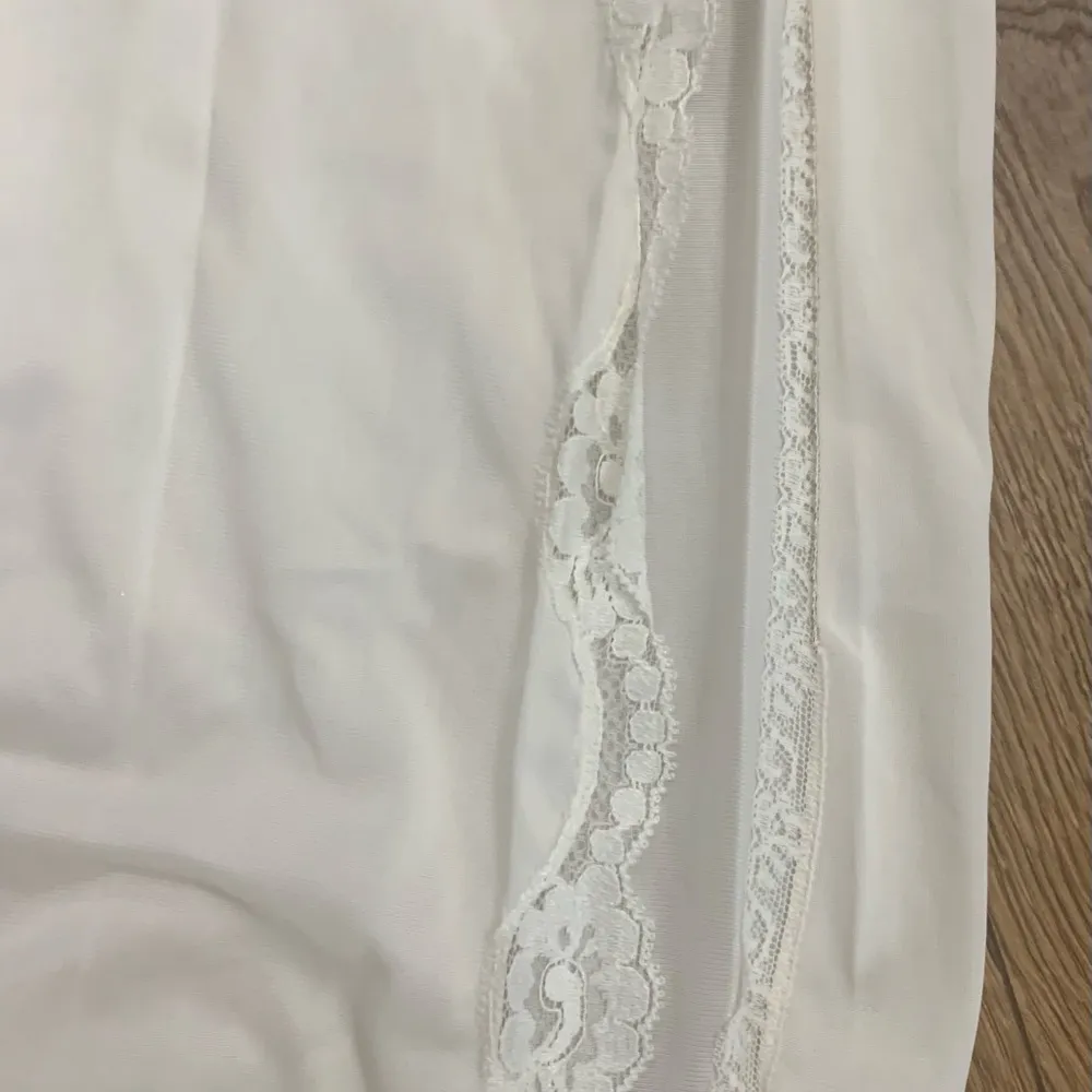 Long white slip Size L - Image 2