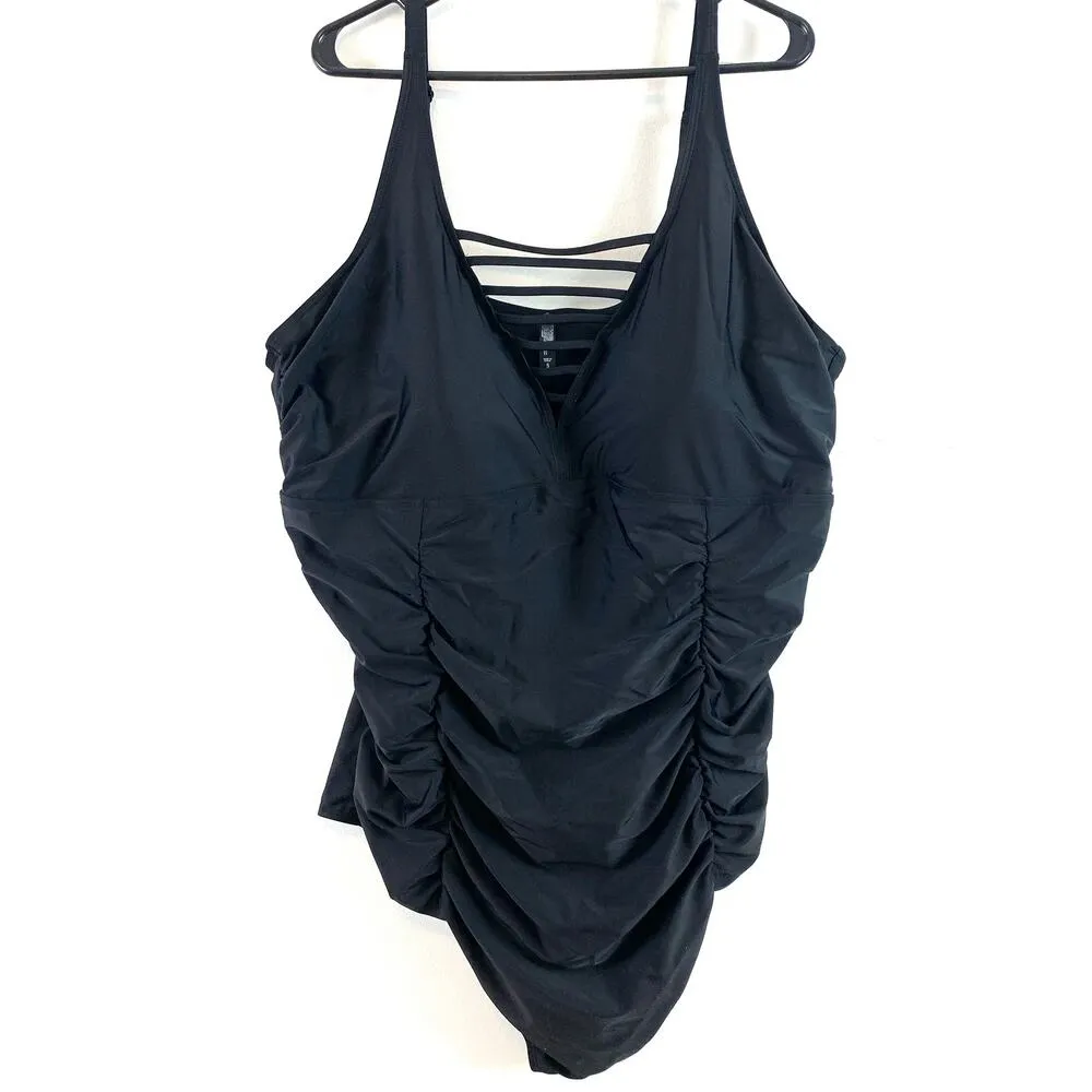 Torrid Wireless Ladder Front Ruched One Piece Swimsuit Black Size 5 - Image 4