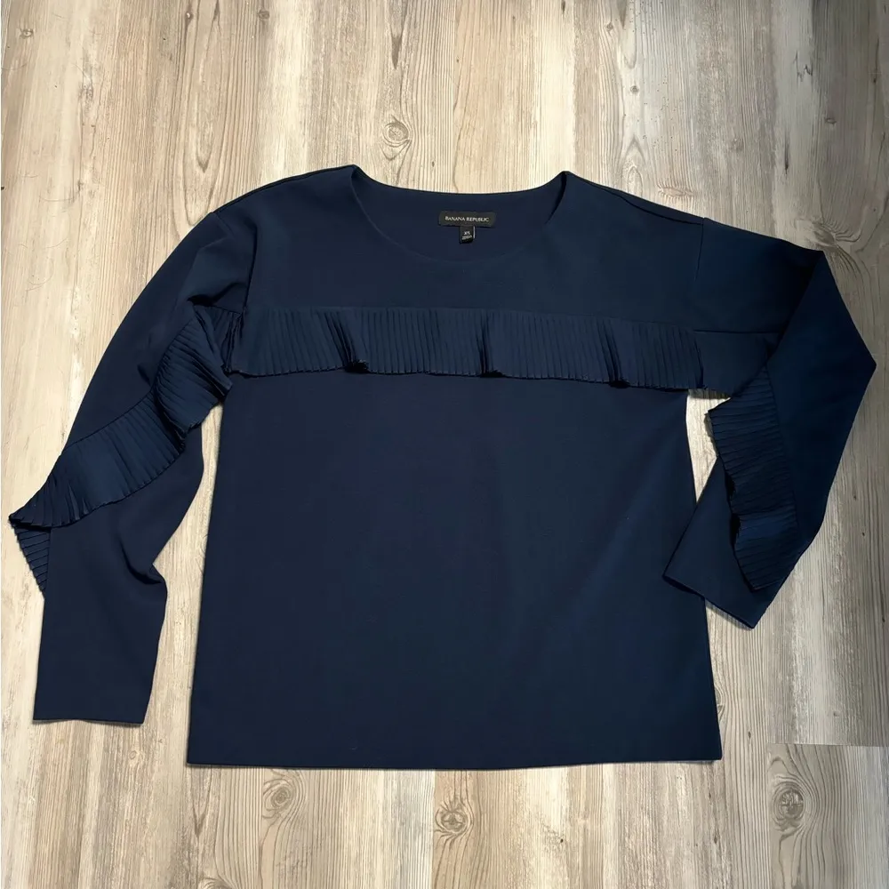 Banana Republic Size XS Long Sleeve Navy Shirt pit to pit 18 length is 22 - Image 5