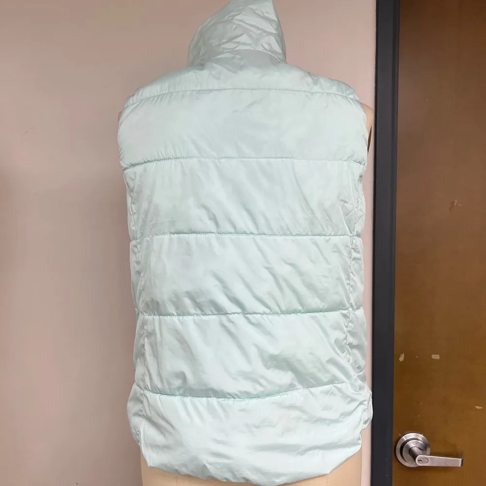 Old Navy Puffer Vest L - Image 5