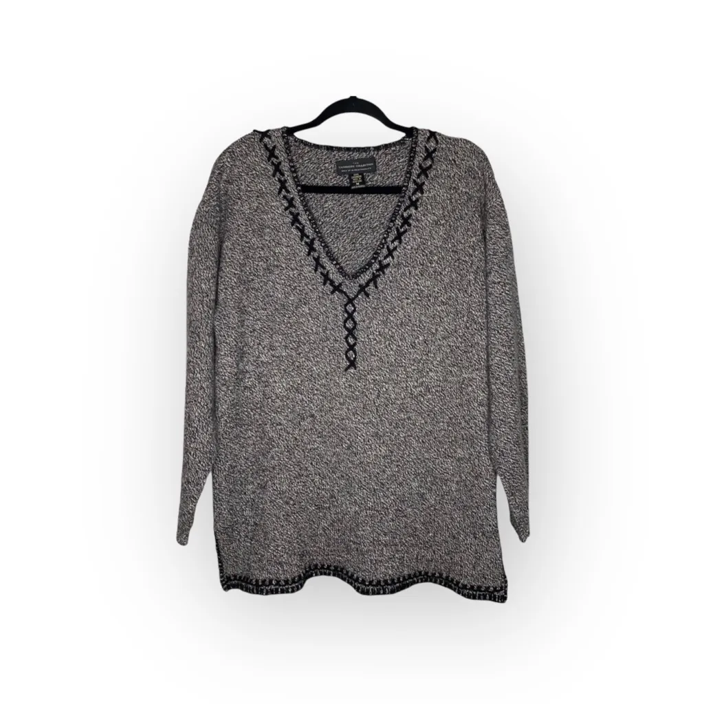 Vintage 90’s: Bloomingdale’s Y2K ᯾ Cozy Cashmere V Neck Knit Whipstitch Sweater Gray Size M - Image 2