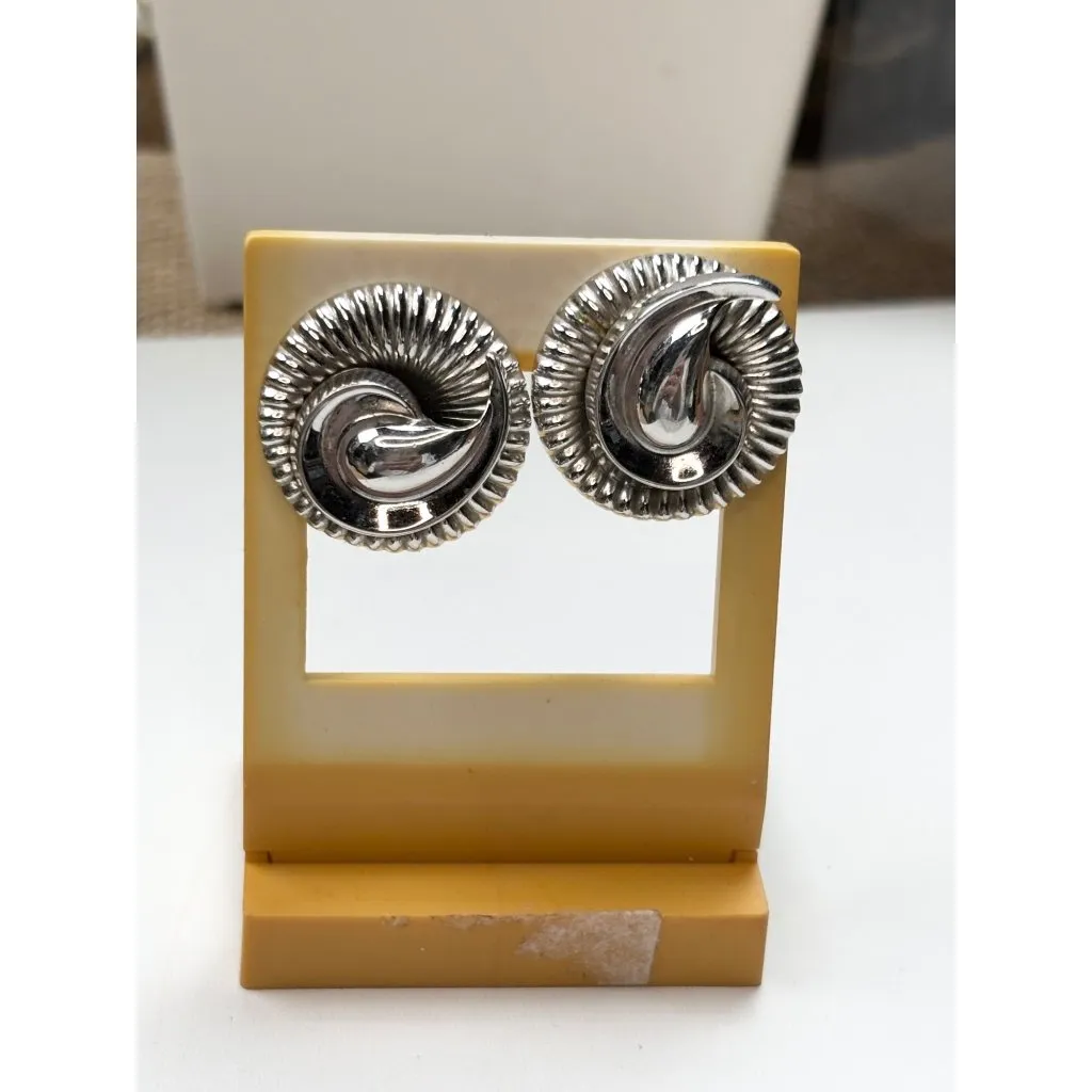 Vintage Coro Silver - Image 5