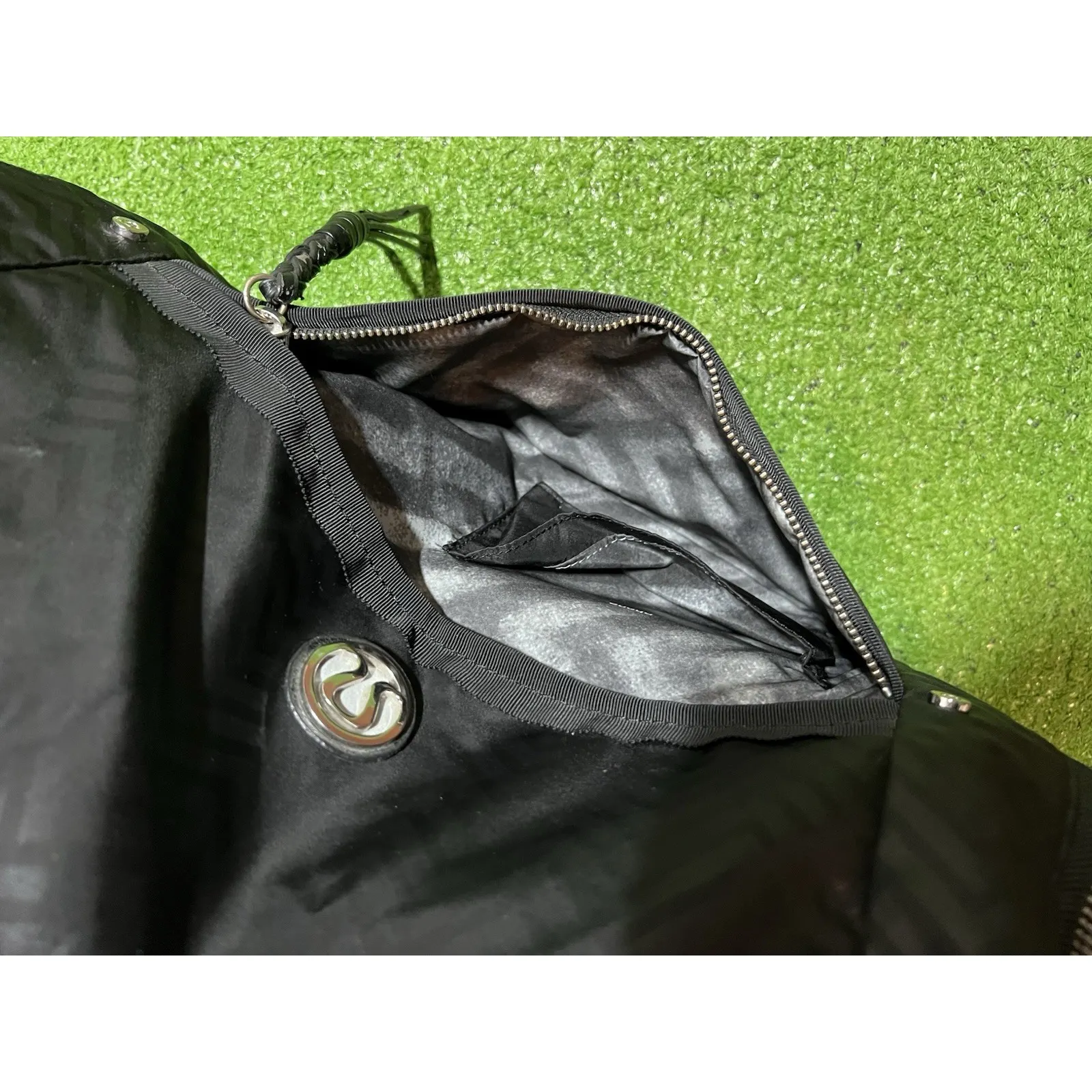 Lululemon Yoga Moto Messenger Bag Black Yoga Bag‎ Laptop Crossbody - Image 3