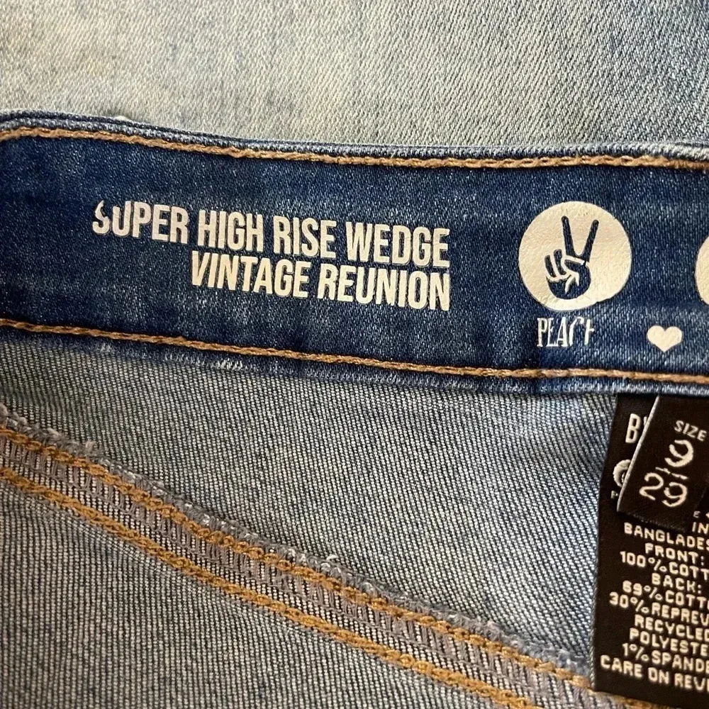 Women’s Rewash Super High Rise Wedge Vintage Reunion jean shorts distressed 29 - Image 3