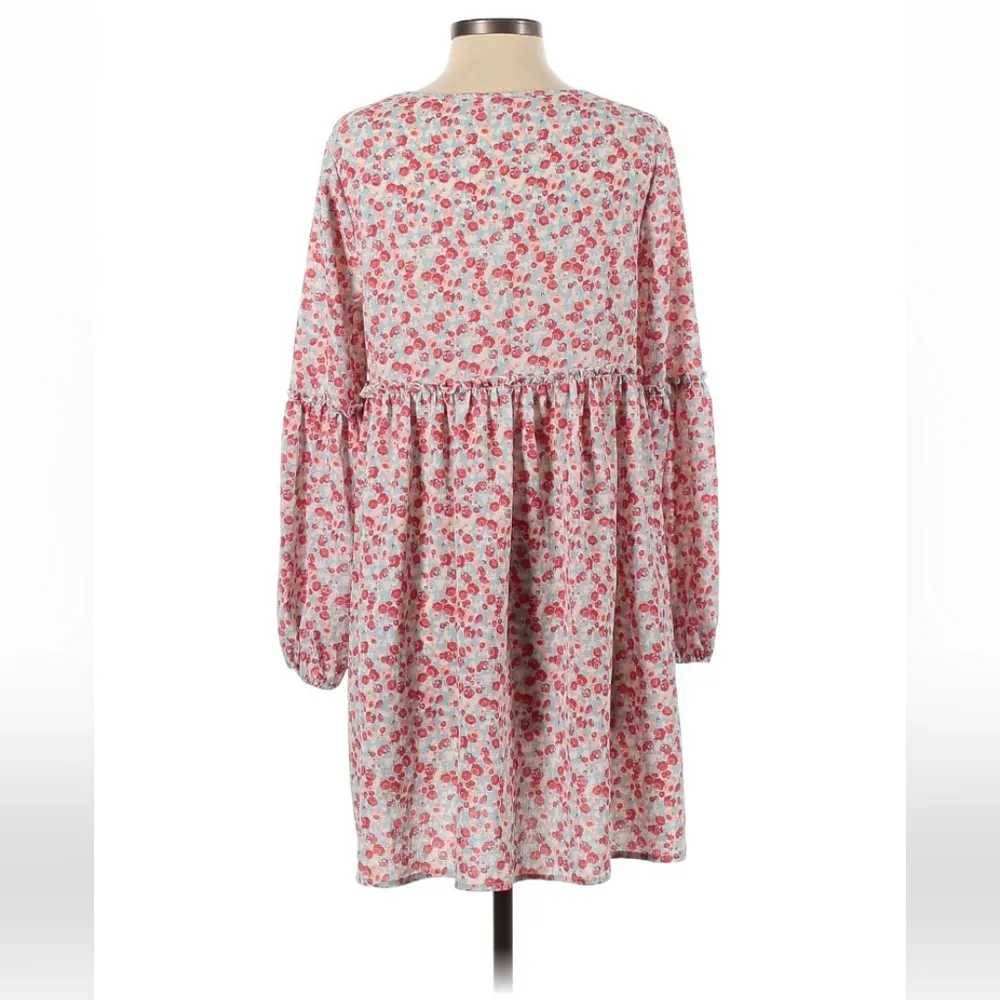 Jack by bb dakota size S babydoll puff sleeve peplum chiffon floral top - Image 2