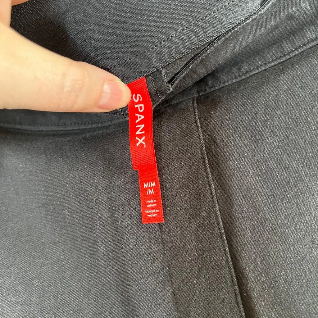 Spanx Womens Medium Black On The GO Kick Flare Pants 20367r - Image 11