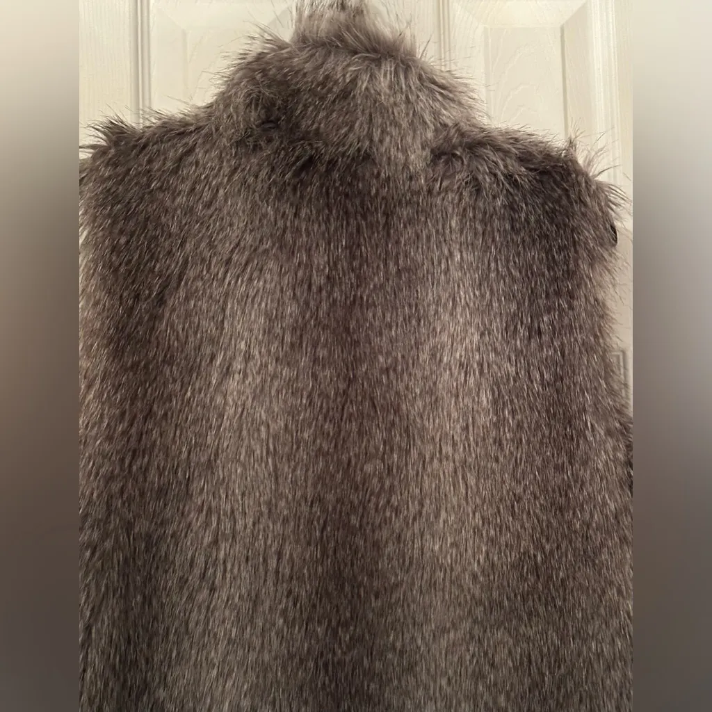 Calvin Klein Faux Fur Vest - Image 7