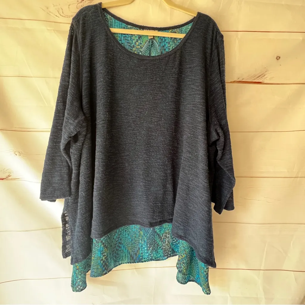 Avenue Top Women black Blue Floral Back Asymmetric Hem Tunic Blouse size 3X - Image 3