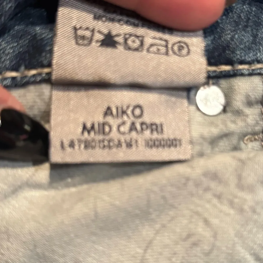 Silver Jeans Aiko Mid Capri size 27 - Image 6