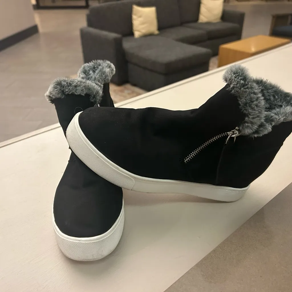 Boots Soda Black Fur-Lined Winter Boots size 8 no flaws!! - Image 5