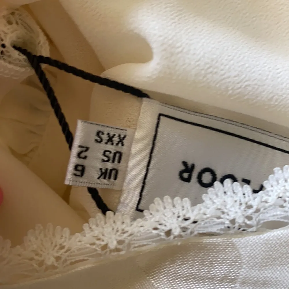 V-neck Polka Dot Pattern Alba Dress In White - Image 8