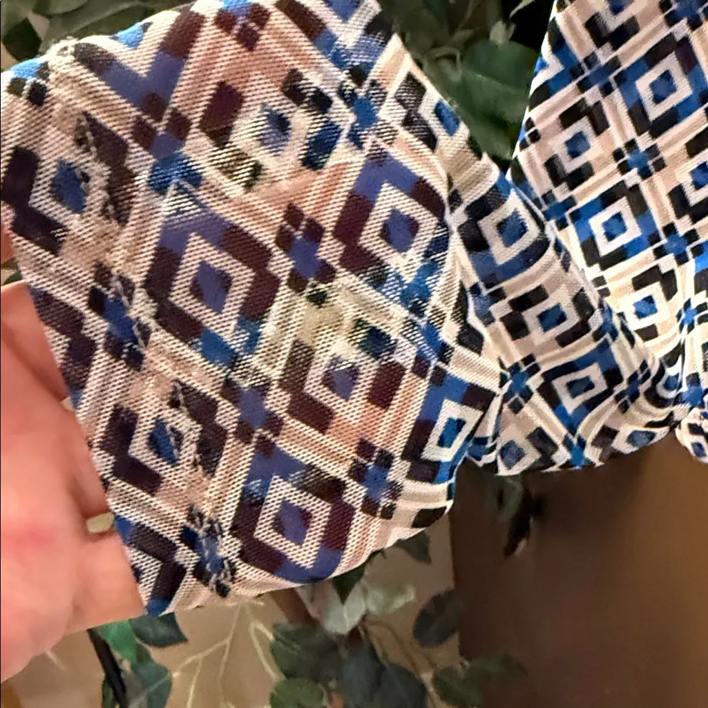 Morgan Taylor  Navy and Beige Patterned Blouse - Image 4