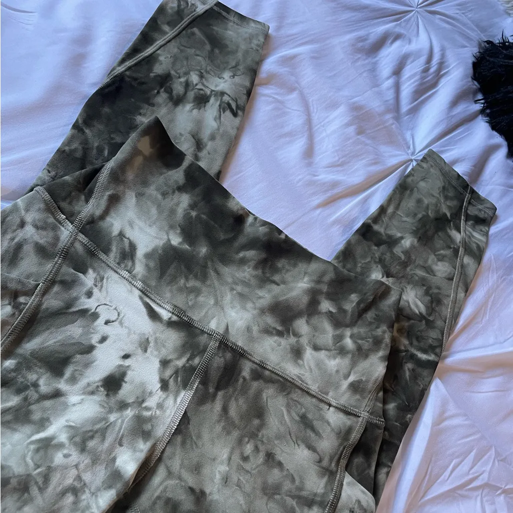 Lululemon diamond dye leggings - Image 2