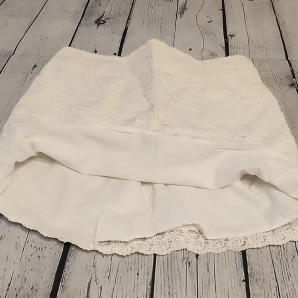 Hollister California White Lace Mini Casual Skirt Size Large EUC #4163 - Image 3