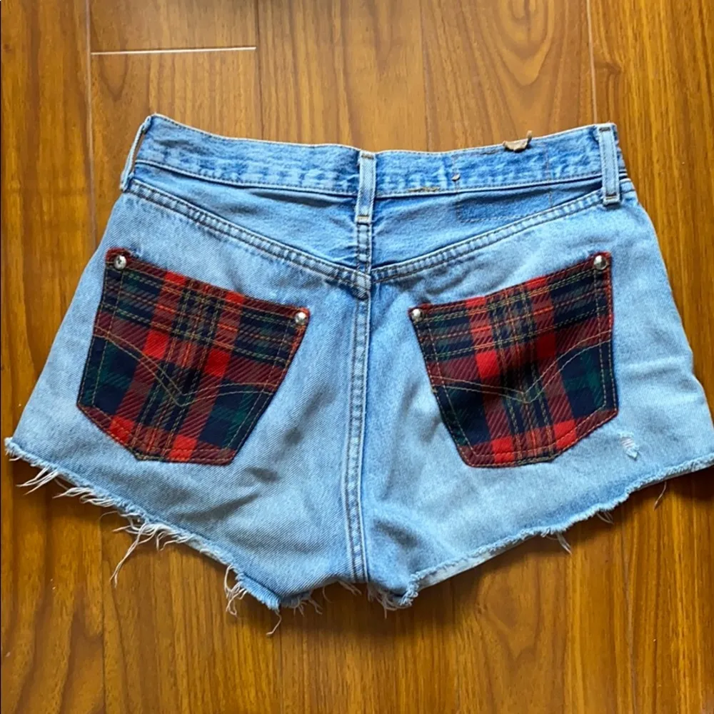 Levi’s Vintage Episode Plaid Pocket Denim Shorts - Image 3