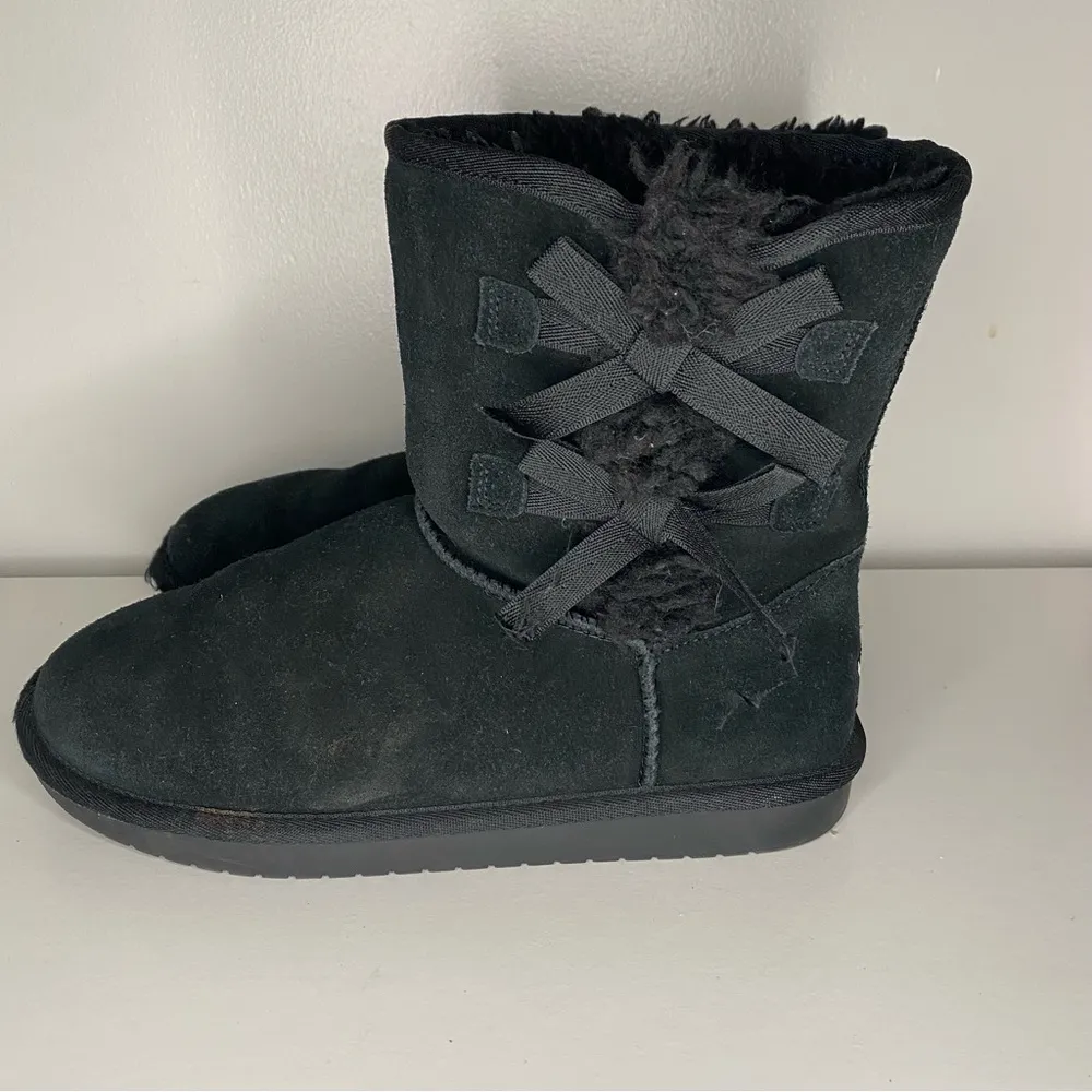 Koolaburra By Ugg Victoria  Style 1019372 Black Boots, US 5-Side Bows - Image 3