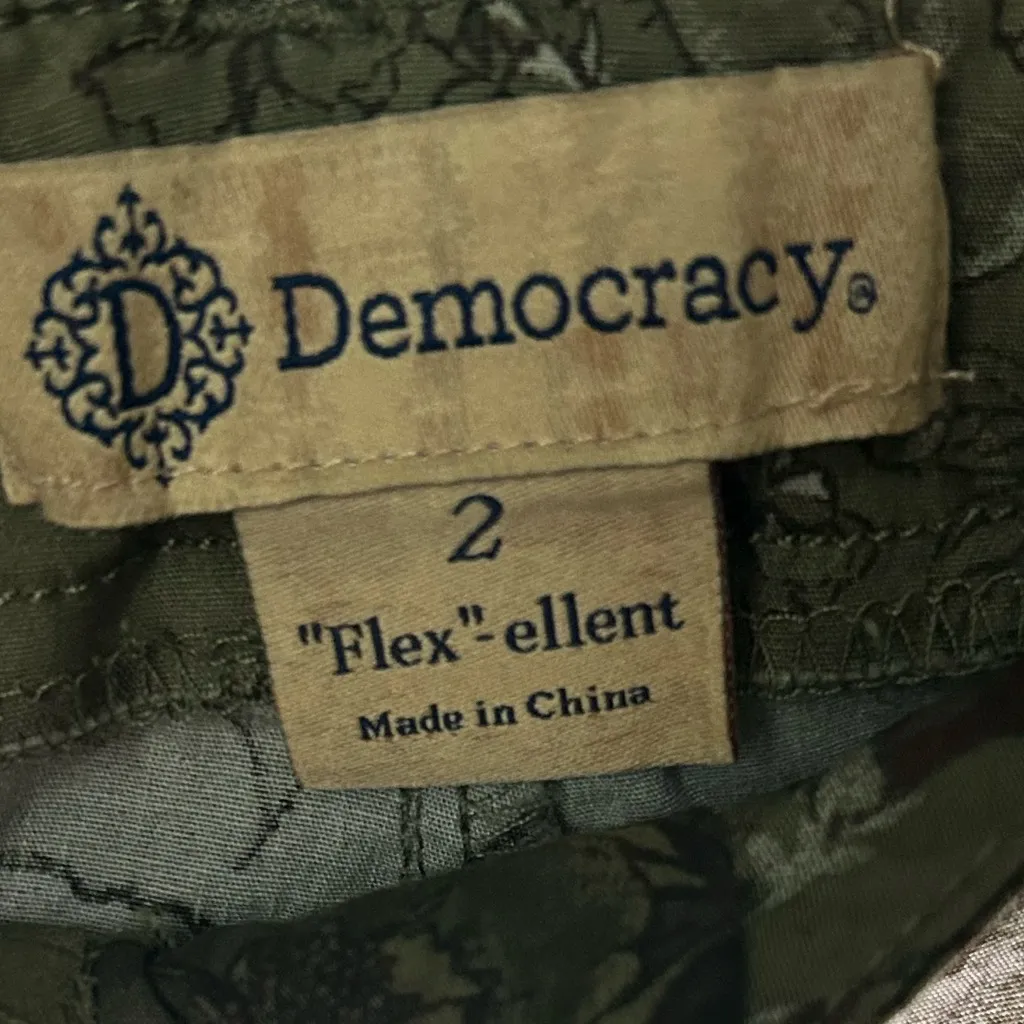 Democracy Green Floral Utility Pants Size 2 New - Image 4