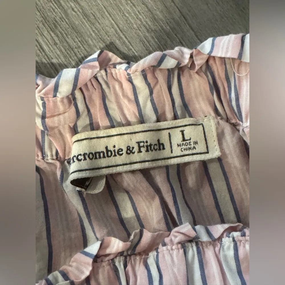 Abercombie & Fitch  off shoulder Pink Striped Top bell sleeves Sz L. - Image 5