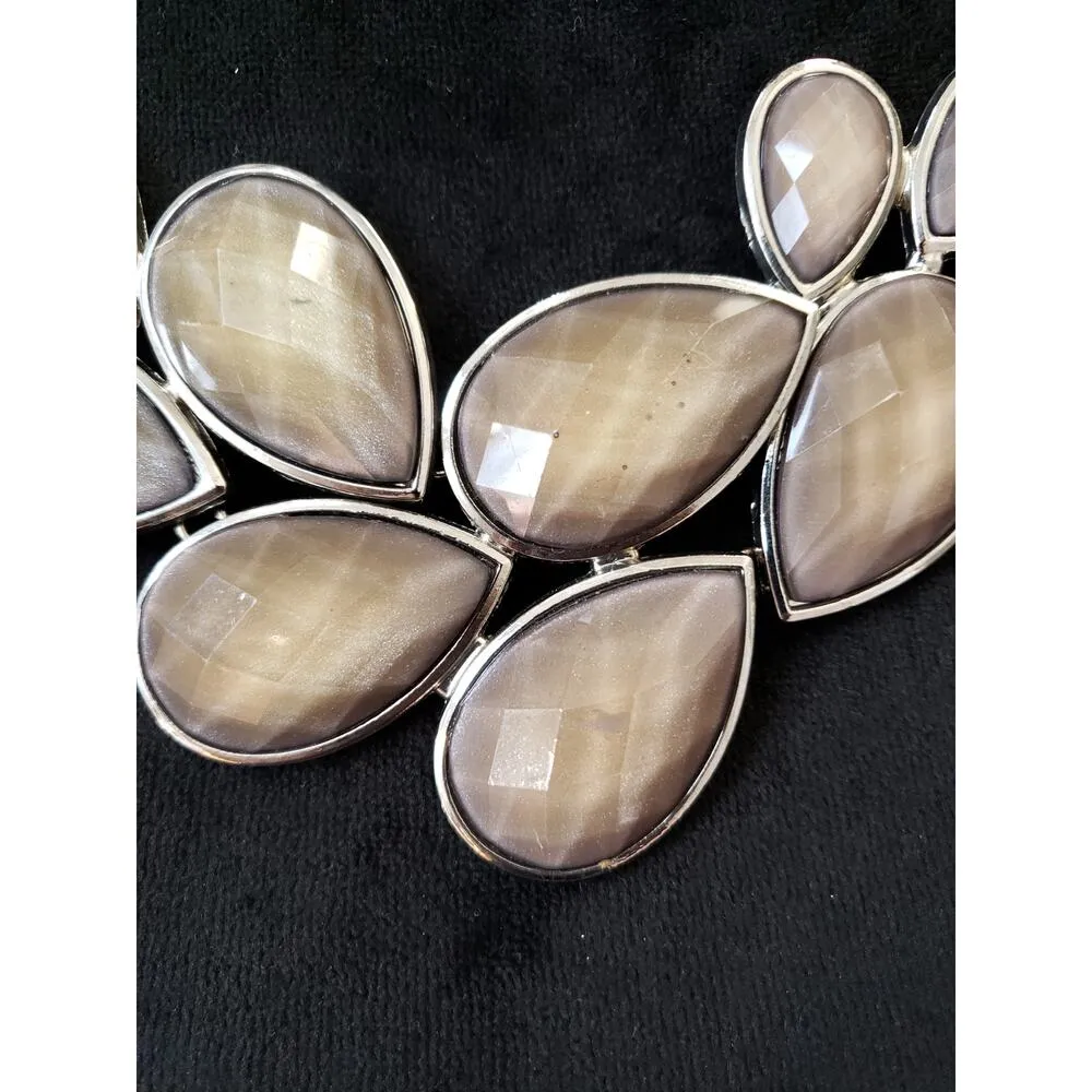 Womens Waffle Pattern Champagne Acrylic Teardrop Beaded Bib Statement Necklace Silver - Image 3