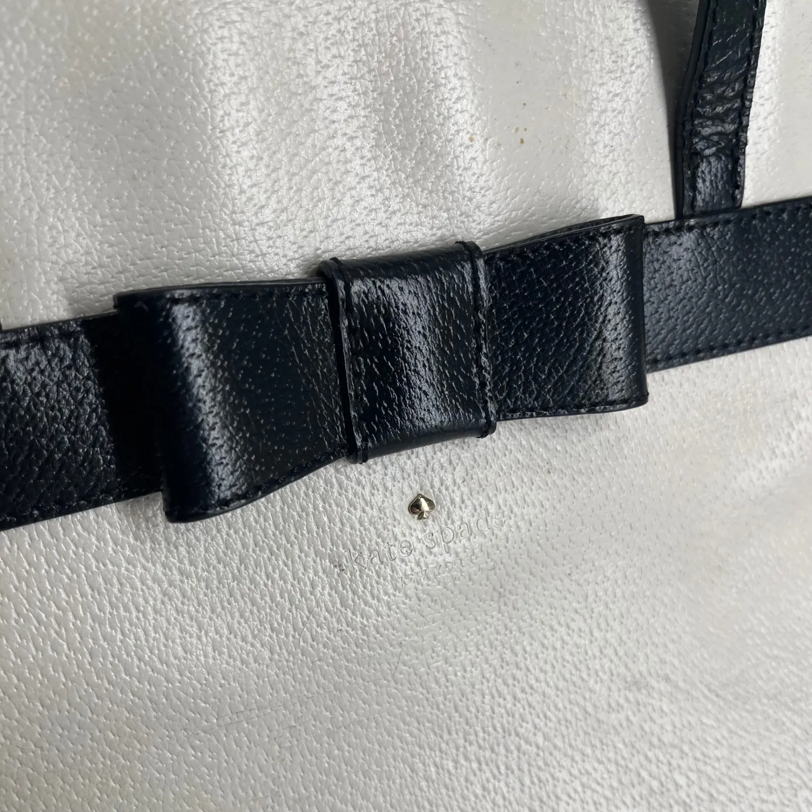 Kate Spade Bow Medium Maise Kirk Park Purse Tote Black White w/ Red Interior - Image 2