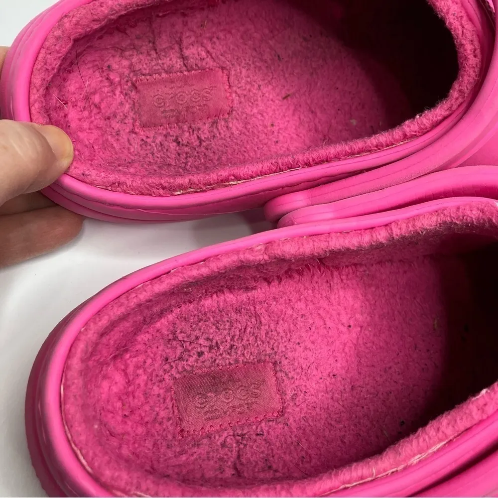 Crocs hot pink lined clogs‎ unisex sizing - Image 6