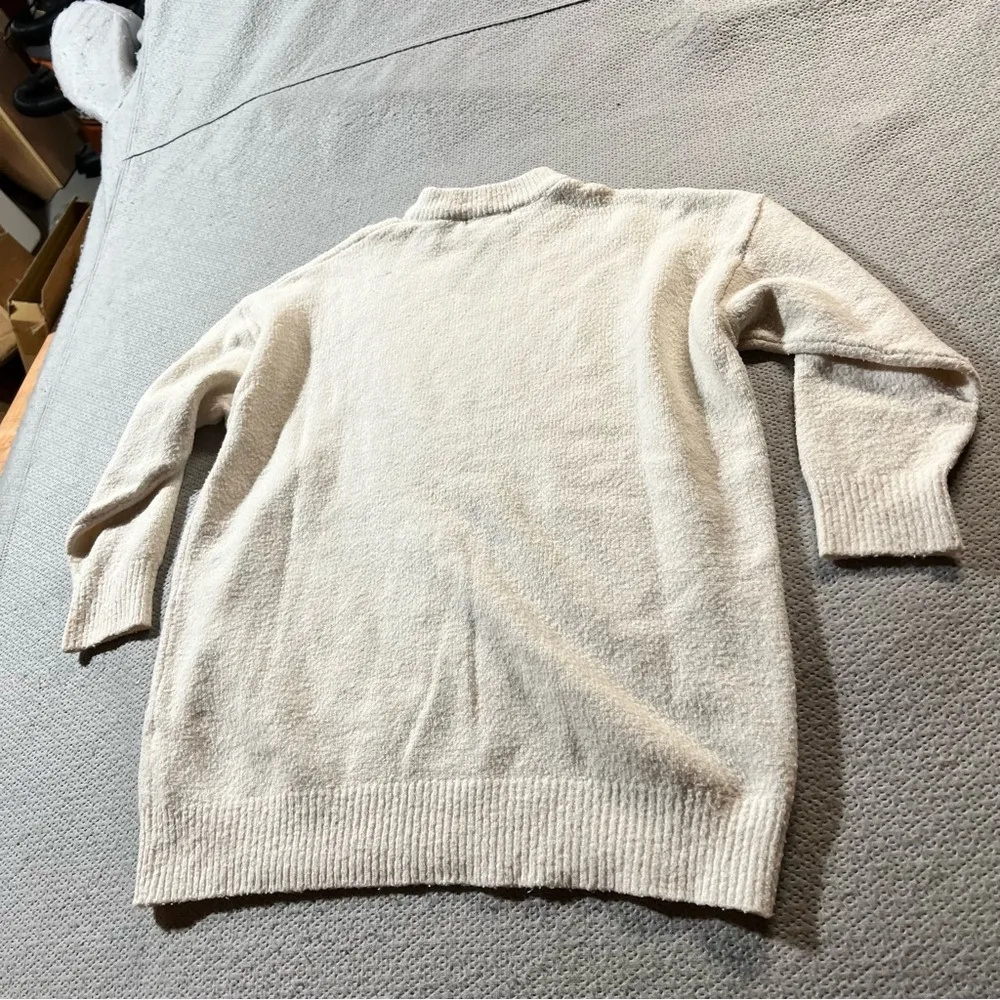 Women’s Cream Ivory Sherpa Crewneck 3/4 Sleeve Sweater Size Medium EUC - Image 4