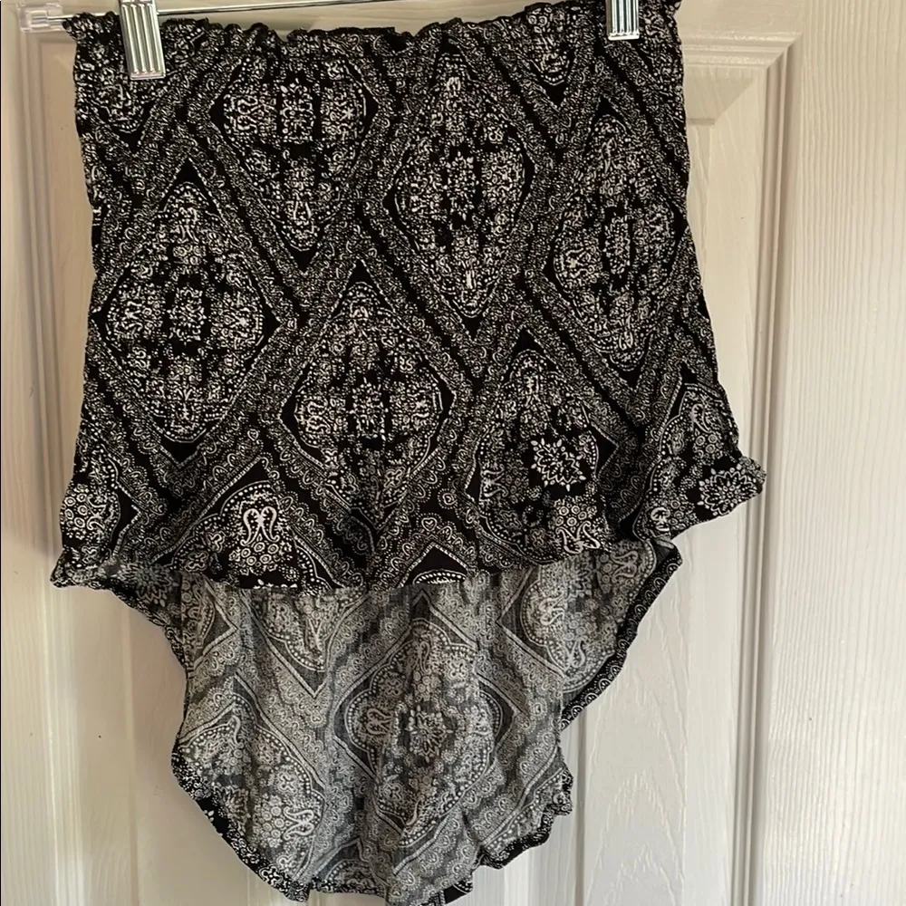 New Look Asymmetrical Black and White Top - Image 2